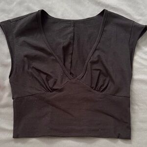 LIKE NEW Black V-Neck Women's Crop Top